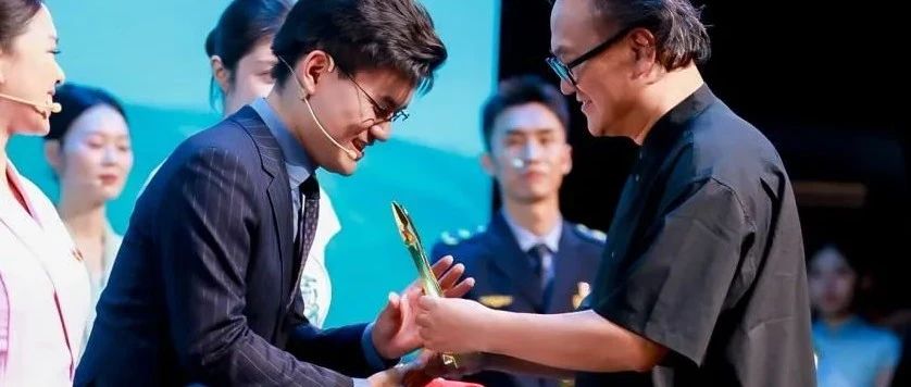 上海科普教育志愿服务总队志愿者张晓栋斩获2025年“我是美丽中国讲解员”全国一等奖