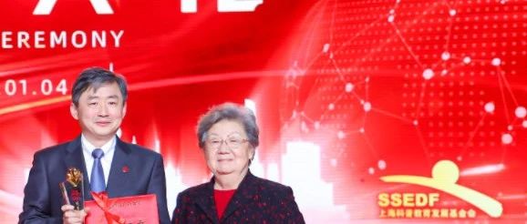 丁院士：以科普之光，照亮化学未来之路
